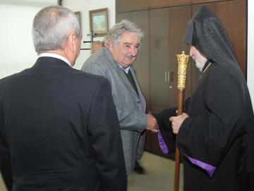 Saludo del Presidente Mujica a Karekín II