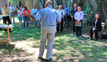 Acto en ruinas de ex saladero en Río Negro