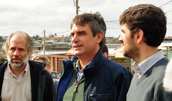 Director de OPP, Álvaro García, y presidente de OSE, Milton Machado, en recorrida por Soriano