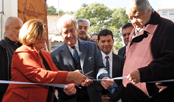 Tabaré Vázquez en inauguración de Escuela de Oficios de Carnaval