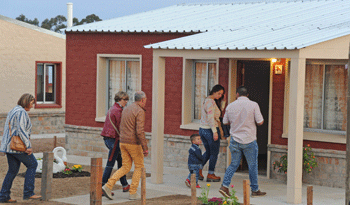 Inauguración de vivienda en Kiyú, San José.