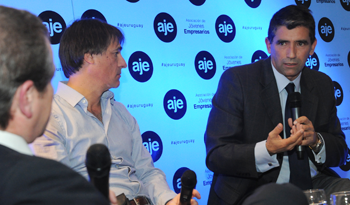 Vicepresidente Raúl Sendic en actividad organizada por la Asociación de Jóvenes Empresarios