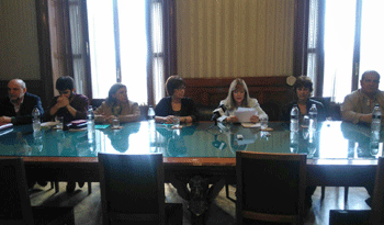 Autoridades en firma de convenio
