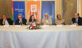 Autoridades en firma del acuerdo Autoridades en firma del acuerdo