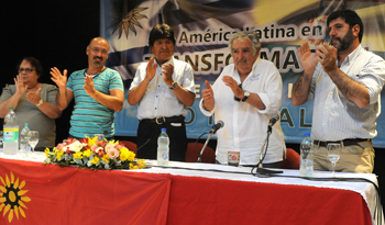 Presidentes Mujica y Morales en el PIT-CNT