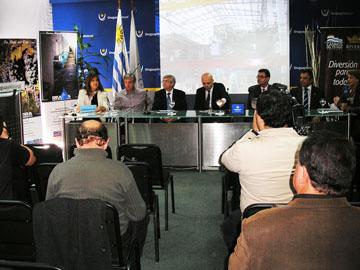 Autoridades en presentación de la actividad