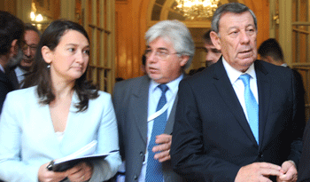 Ministros Rodolfo Nin Novoa y Tabaré Aguerre en negociaciones en Buenos Aires
