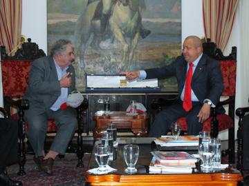 Reunión Mujica y Chávez