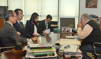 Mujica recibió al viceministro parlamentario de Asuntos Exteriores de Japón, Hirotaka Ishihara