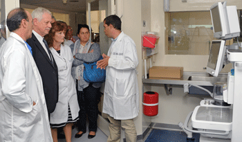 Ministro Jorge Basso recorre instalaciones del Centro Nacional del Quemado