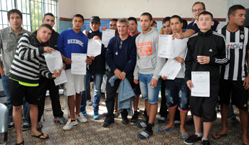 Jóvenes con la posibilidad de capacitarse
