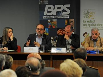 Autoridades en celebración de los 21 años de representación social en el BPS