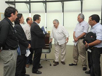 Presidente José Mujica con integrantes de la Junta Departamental de Paysandú