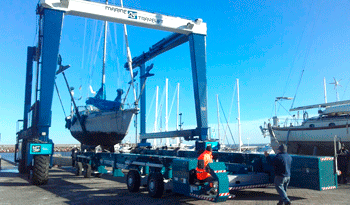 Travelift y transportador de barcos en Puerto de Piriápolis