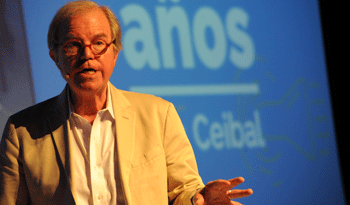 Nicholas Negroponte, impulsor del programa “Una computadora por niño”