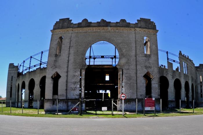 En segundo semestre comenzará restauración de plaza de toros Real de San Carlos