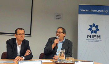 Presidente de Inacoop, Gustavo Bernini y ministro (i) de Industria, Guillermo Moncecchi