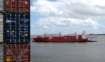 Vista del puerto de Montevideo
