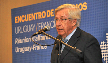 Danilo Astori en reunión con empresarios franceses.