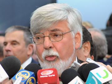 Ministro del Interior Eduardo Bonomi en declaraciones a la prensa Ministro del Interior Eduardo Bonomi en declaraciones a la prensa
