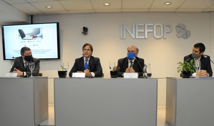 Presidente Lacalle Pou participa en convenio entre Inefop y Microsoft