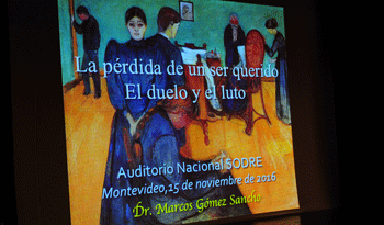 Imagen de la ponencia del médico español Marcos Gómez Sancho