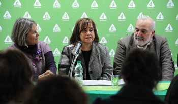 Autoridades en presentación del proyecto de escuela de tiempo completo en barrio Casavalle