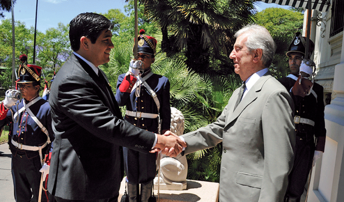 El Presidente Tabaré Vázquez da la bienvenida a su par de Costa Rica, Carlos Alvarado