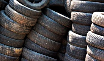Neumáticos que serán reciclados por grupo de vecinos sanduceros promovidos por el MIDES