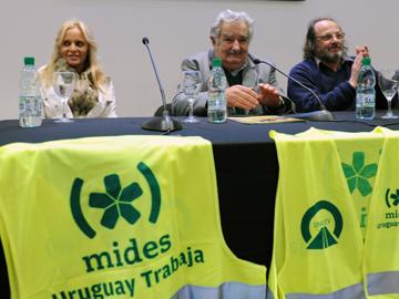 Presidente Mujica presencia el lanzamiento de "Uruguay trabaja por la seguridad vial"