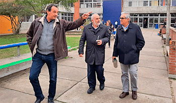 Enzo Benech y Wilson Netto en visita a liceo de Fray Bentos