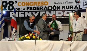 Ministro interino Enzo Benech en el 98º Congreso de la Federación Rural