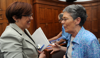 Ministra de Salud Pública, Susana Muñiz y la autora de Educación Permanente en Salud, Silvia Da Luz