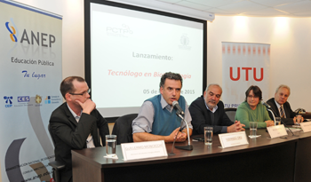 Presentación de la carrera de tecnólogo en biotecnología en el Parque Científico y Tecnológico de Pando