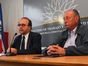 Autoridades en conferencia