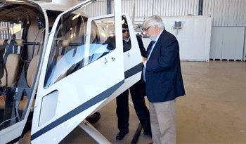 Ministro Eduardo Bonomi en presentación de helicópteros