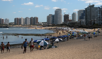 Las playas oceánicas y marítimas están entre los principales atractivos de Uruguay
