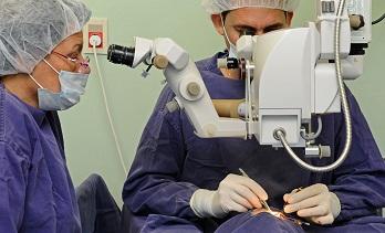 Operación en el Hospital de Ojos