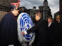 Colocación ofrenda flora a Artigas por parte del Secretario de la ONU