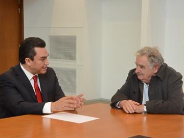 Presidente Mujica con el embajador de México, Felipe Enriquez Presidente Mujica con el embajador de México, Felipe Enriquez