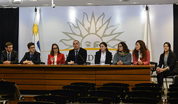 Prosecretario de la Presidencia, Juan Andrés Roballo, y equipo
