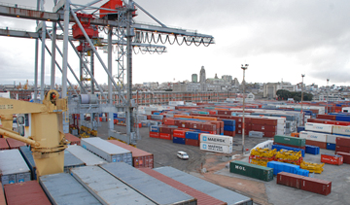Contenedores en el Puerto de Montevideo