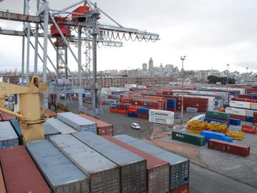 Contenedores en el Puerto de Montevideo