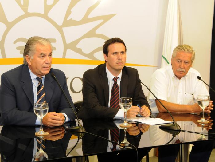 Conferencia de prensa Venegas - Cánepa