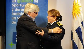 Ministro Bonomi saluda a la nueva directora de la Oficina Nacional de Violencia Doméstica y de Género, Blanca Olivera Sampayo