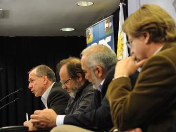 Murro, Olesker, Netto y Garibaldi en conferencia de prensa en la Torre Ejecutiva