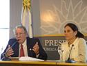 Conferencia de prensa en Residencia de Suárez y Reyes