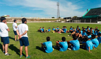 Jóvenes del programa Gol al Futuro