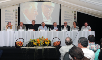 El Presidente José Mujica en la apertura del seminario “IniAcerca: innovando junto a la Agricultura Familiar”