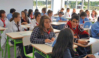 Liceales en salón de clases
